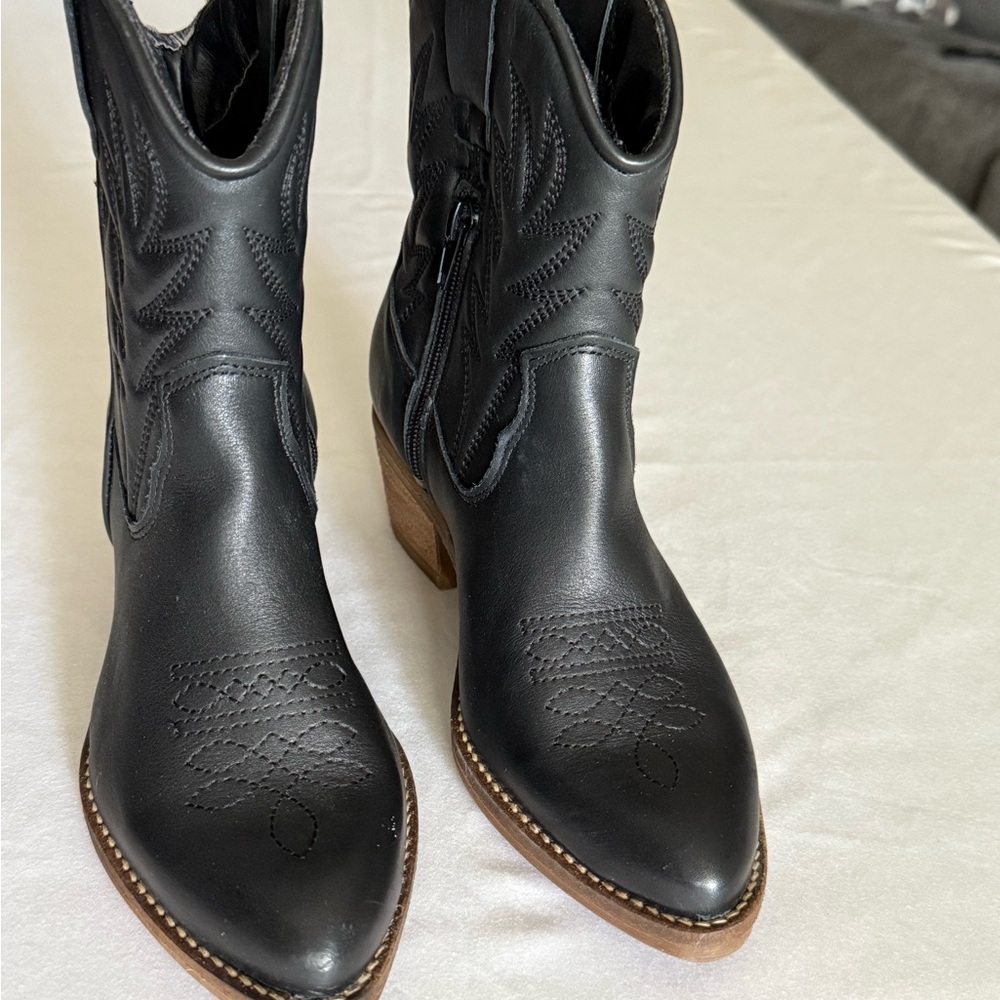 Steve Madden Black Ankle Boots